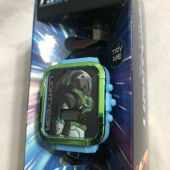 Disney Pixar Light Year boy’s flashing LCD square watch blue green.6+ - Picture 1 of 4